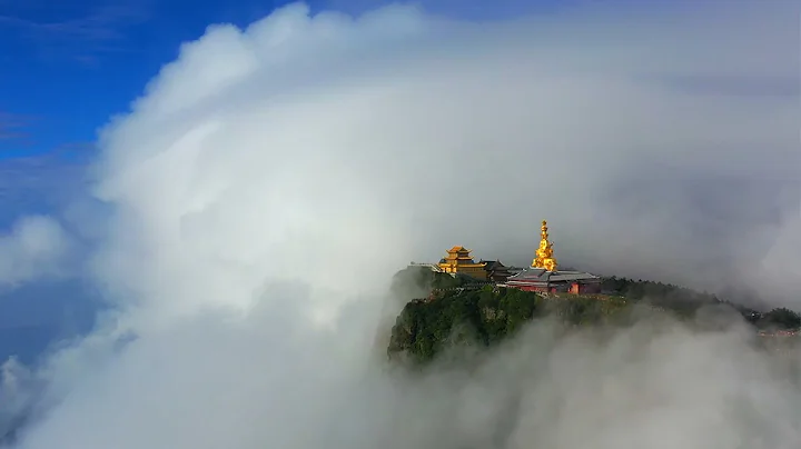 This is Mount Emei , Sichuan.  Buddhist mountain, monkey paradise! - DayDayNews
