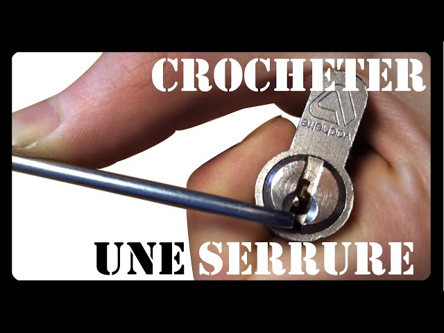 Crocheter une serrure avec une épingle à cheveux