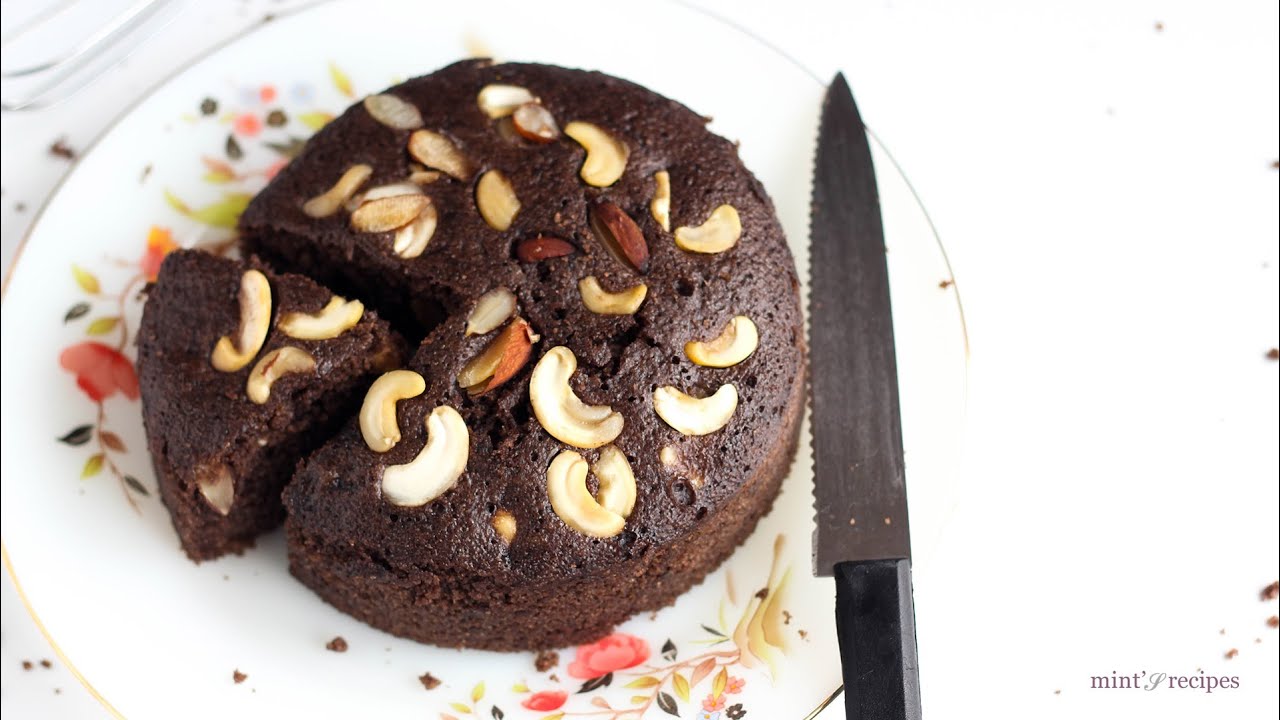 फुला हुआ बिस्कुट केक बनाने का तरीका | Chocolate Biscuit Cake In Pressure Cooker | MintsRecipes