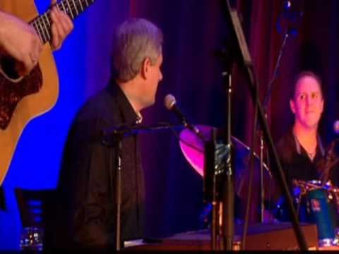 Prime Minister Stephen Harper sings Sweet Caroline by Neil Diamond