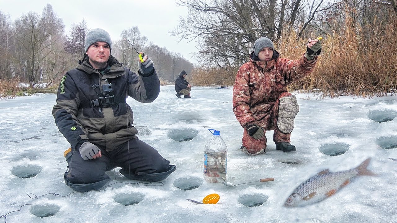 Подловили ПЛОТВЫ со ЛЬДА!!! РЫБАЛКА на ИГРУ или КАК НАЙТИ СКОПЛЕНИЕ РЫБЫ