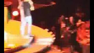 Download Lagu ROBBIE WILLIAMS LIVE IN MILAN(milano) Sin sin sin MP3