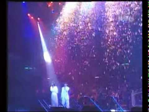 News of Double V in Jay Chou's The One Concert in HK (2002)