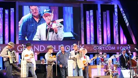The Time Jumpers   Vince Gill singing Go Rest High...