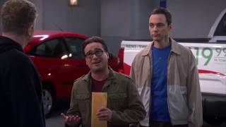 Sheldon y Leonard le compran helio a un desconocido | The Big Bang Theory (Español Latino)