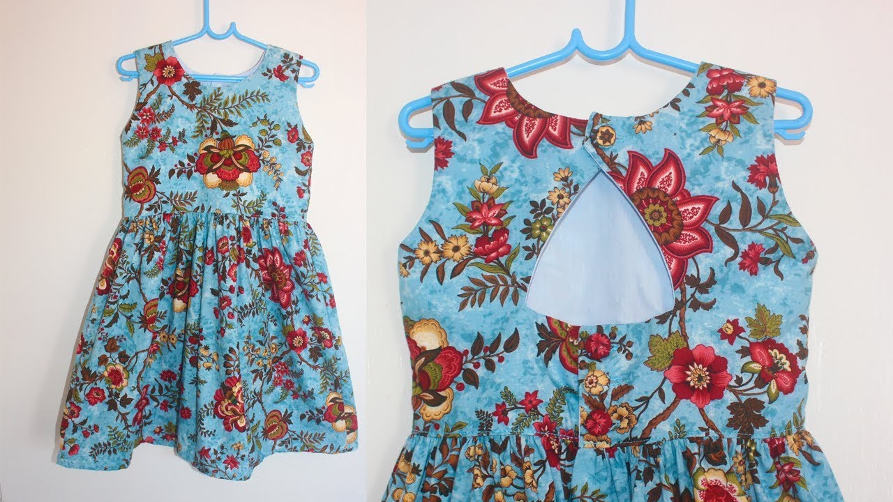 vestido infantil com detalhe nas costas