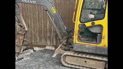 Can An Excavator Breaking Concrete