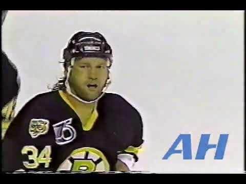 NHL Apr. 12, 1992 Lyndon Byers,BOS v Wayne Van Dorp,QUE Boston Bruins Quebec Nordiques