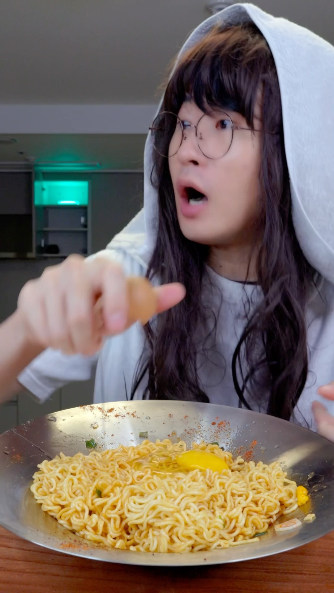 How to make Sesame Egg Bibim Ramen