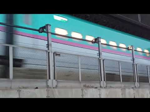 JR東日本E6系秋アキZ1編成3035M秋田新幹線こまち35号秋田行き+E5系仙セシU43編成3035B東北新幹線はやぶさ35号新青森行き神田駅通過
