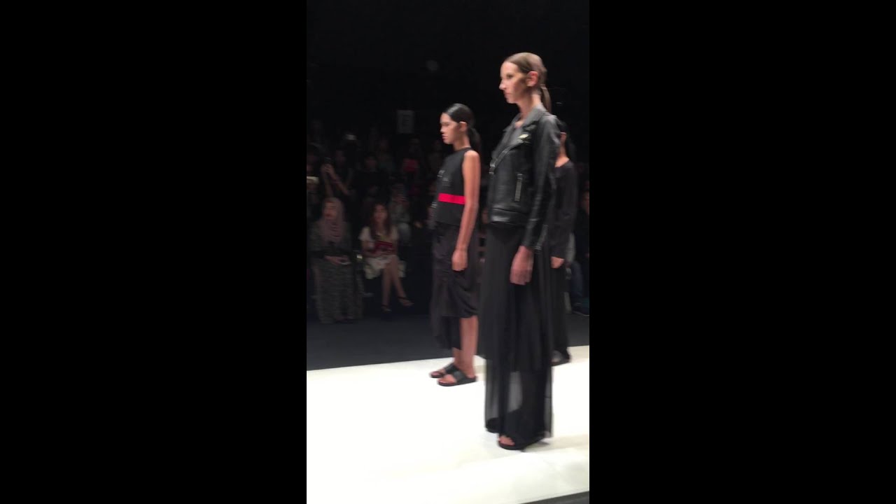 Jembatan awal bagi kreator mode muda bernapas individual! @cleo_ind Cleo Fashion Awards 2015