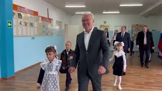 Губернатор Александр Усс Поздравил Учеников Никольской Школы С Днем Знаний