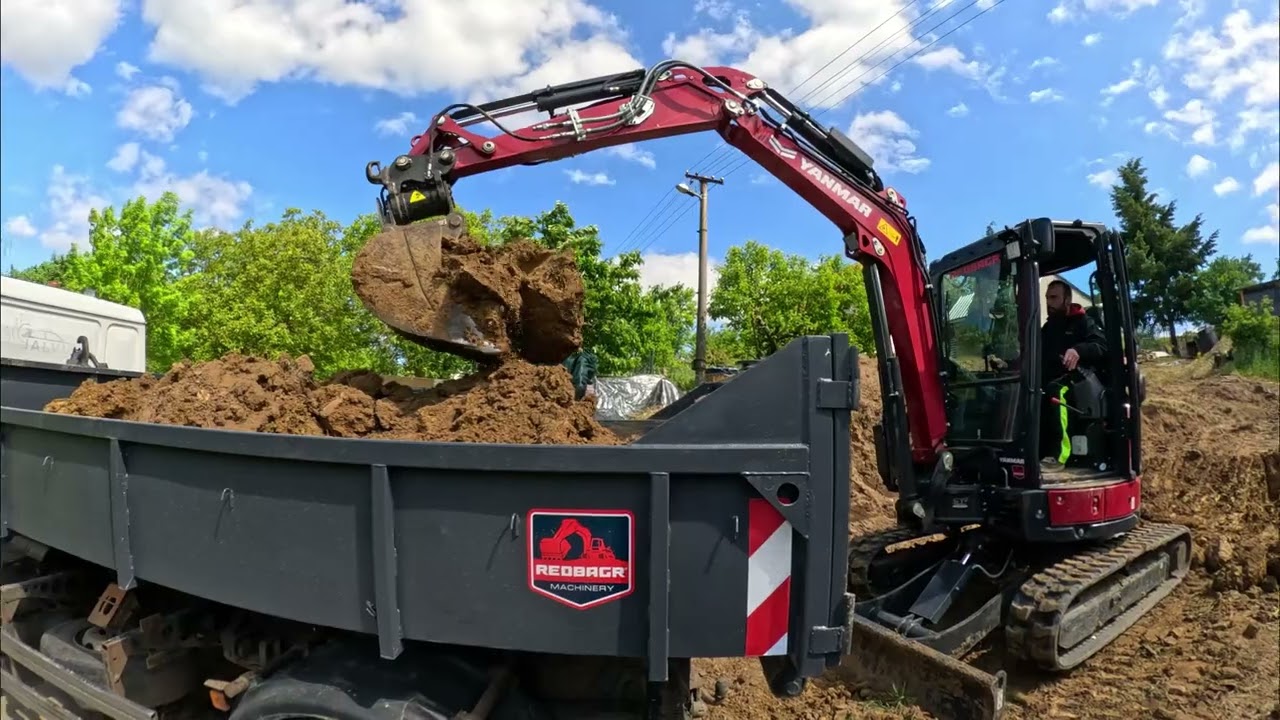 Odbagrování zeminy pro stavbu domu - YANMAR VIO38, MAN 12.224
