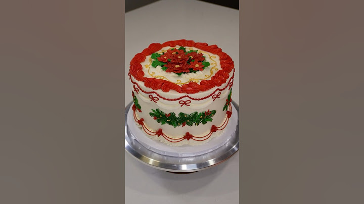 12 Days of Christmas Cakes🎄🎁 Cake 1 - Classic Christmas⭐️❤️ What should I make next? #cake #shorts