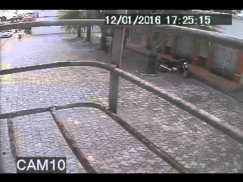 Homem rouba motocicleta do pátio de imobiliária, em Rio Branco