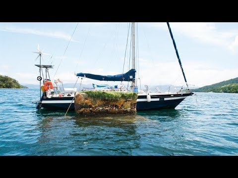 Voilier Loïck, le bateau reporter n°20 - Ilha Grande : le plein d'eau sur un rocher.
