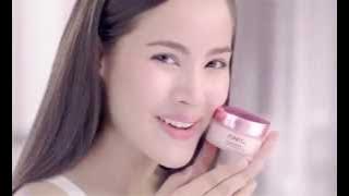Download lagu TVC YaYa- Pond's Dưỡng Trắng Da Tươi Mát Flawless White Dewy Rose