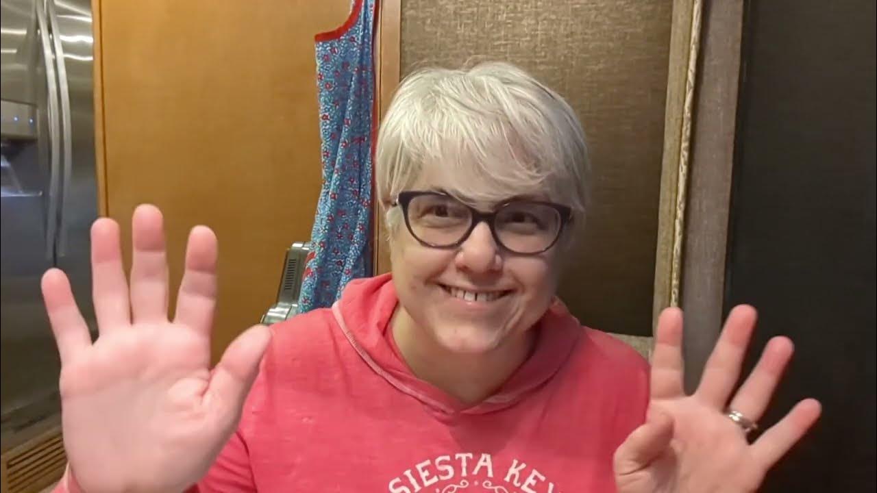 I Don't Shave , Wear Make Up, Or Use Toilet Paper / 10 Things I No