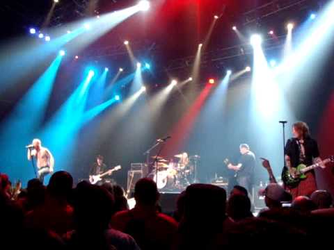 Corey Taylor with Camp Freddy in Vegas Corey sings...