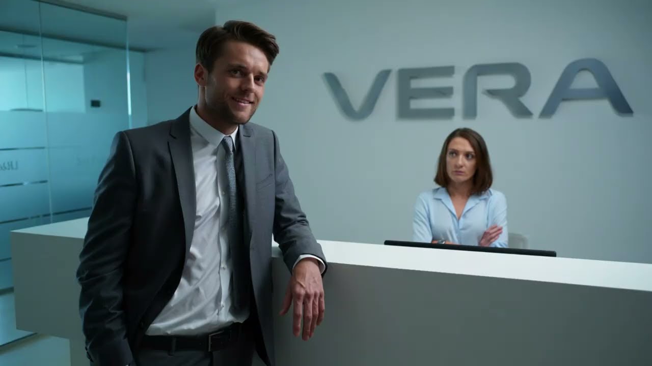 «Нищая медсестра» стала главврачом и встретила ту, кто её унижал.