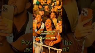 Quando A Lagosta Canta E Encanta, Os Fãs Acompanham