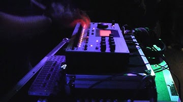 Dataline Improvising on Machinedrum + OP1