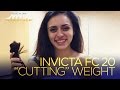 Lutadora fica nua e precisa até cortar o cabelo para bater peso; veja vídeo