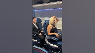 I can’t believe he sniffed it 😳😵 #travel #viral #wigs #wow