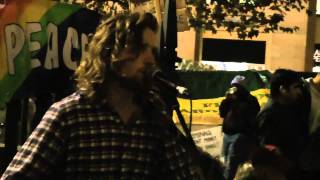 Video voorbeeld van "Will Varley - They Wonder Why We Binge Drink - Live at Occupy London"