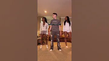 Dia Delícia In English Shorts 