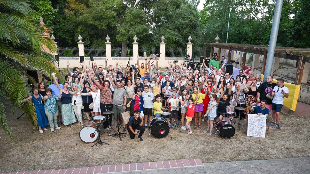 Videoclip de la cançó col·lectiva "Tothom somrient, és un festival!" de l'Escola Municipal de Música