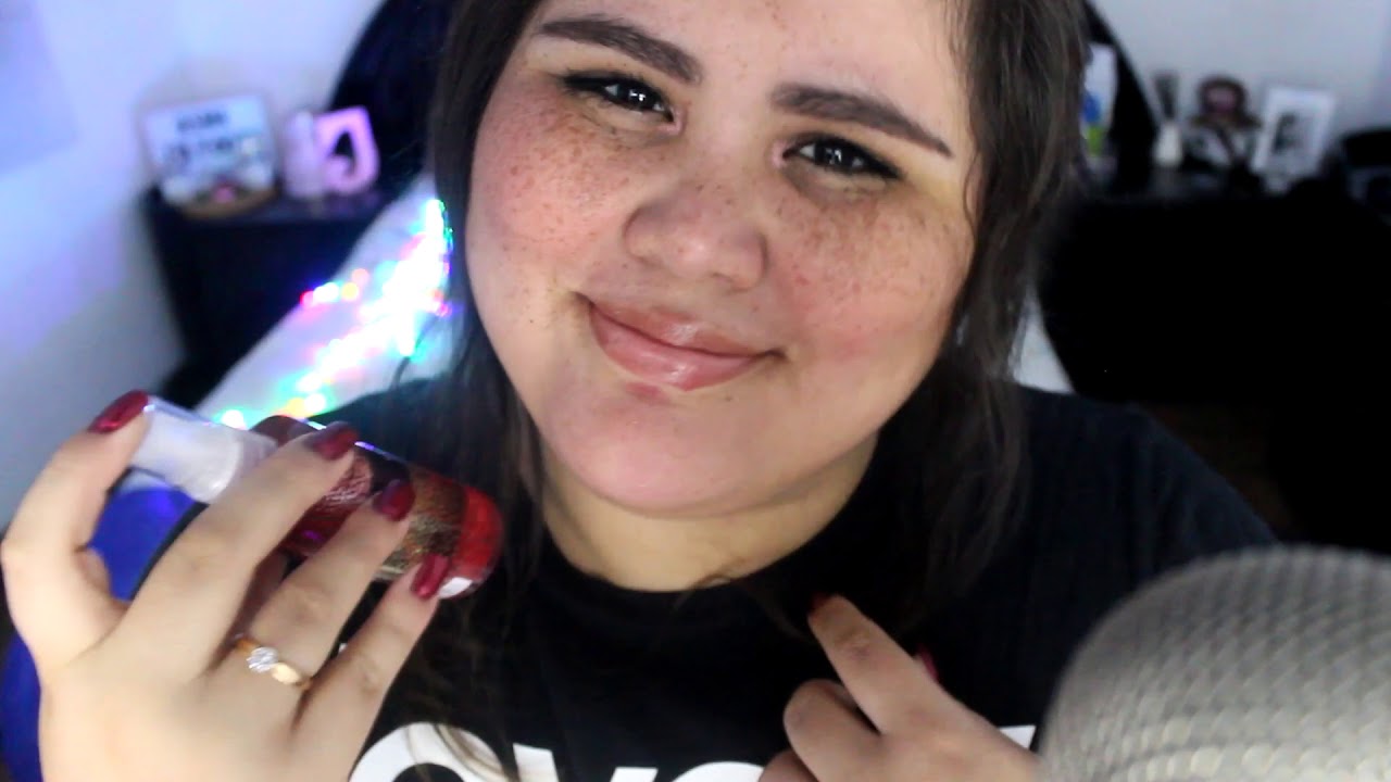 ★ASMR Roleplay★ Antipática dando regalos por tu cumple? Milagro?