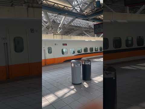 高鐵北上810車次列車進站停靠-台中車站🚄🚇🟩