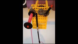 LEGO working pendulum clock - how does it work?