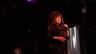 Watch Ronnie Spector How Can You Mend A Broken Heart video