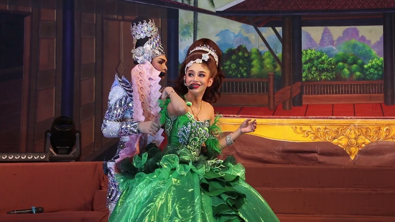 แบงค์ครับบทนี้นุ่นเป็น วรพิศนะไม่ใช่ดำดงเนาะ เหวี่ยงเป็นลูกข่างเลยแม่ 5555