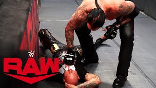 The Undertaker pummels The O.C. at WrestleMania signing: Raw, March 16, 2020 Resimi