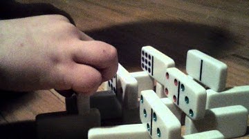 How to make a 3D domino pyramid