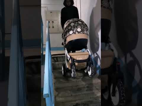 Рассказываем как одному поднять и спустить коляску по лестнице. How to raise and lower the stroller