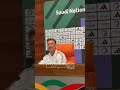نقاش قوي بين مدرب المنتخب السعودي إيرڤي رينارد و أحد الإعلاميين السعوديين