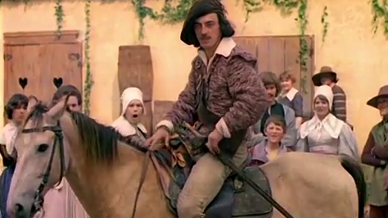 Смеется над конем тот кто не осмеливается смеяться над его хозяином ...