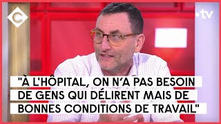 Soignants non-vaccinés réintégrés : l'inquiétude de Mathias Wargon - C à Vous - 15/05/2023