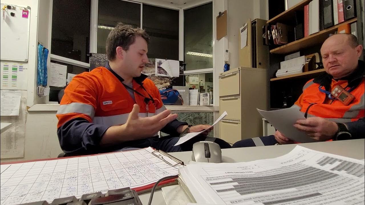 TAEDES402 Use training packages and accredited courses to meet client