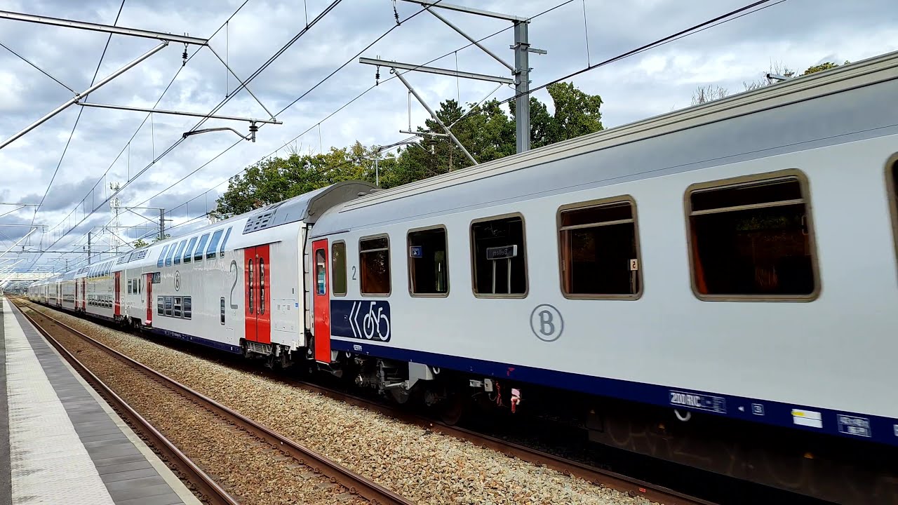 IC-treinen doorheen Bellem | september 2025