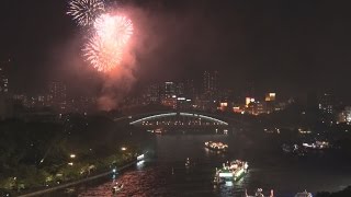 天神祭、空染める花火 川船１００隻、威勢よく