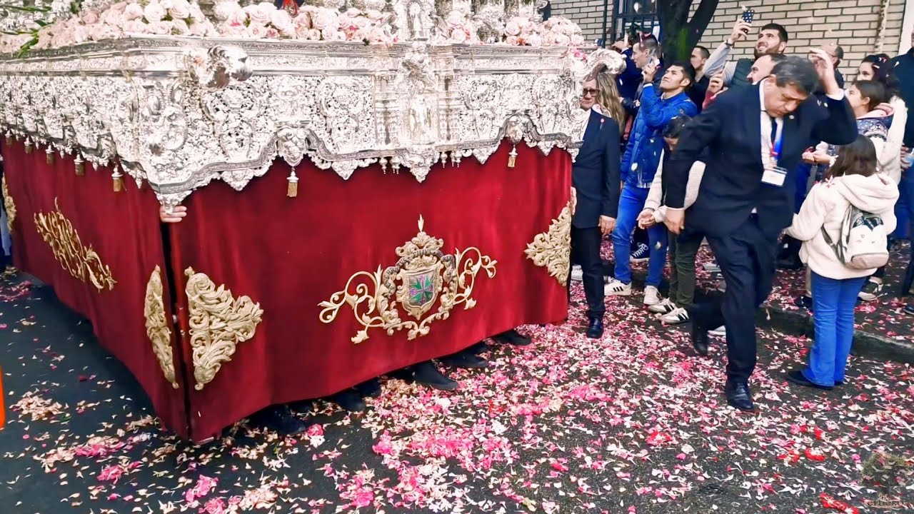 Costaleros de la Virgen del Amparo para la Virgen de la Salud de San Gonzalo - BM Santa Ana