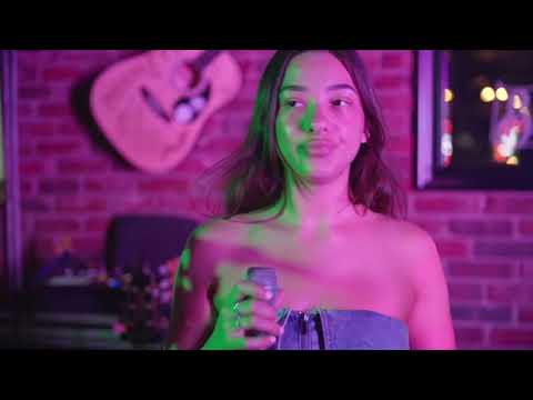 在 YouTube 上观看 Downtown Bar - BASH (Live at Mooney's)