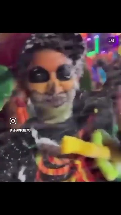 ¡Shakira desfiló en la Guacherna y nadie se dio cuenta! - YouTube