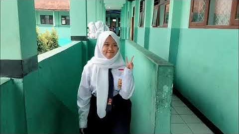 [INFORMATIKA : VLOG] Tugas 1 Mereview Perpustakaan Estira 📚 (Milik : Demisya Noorraya IX C) 