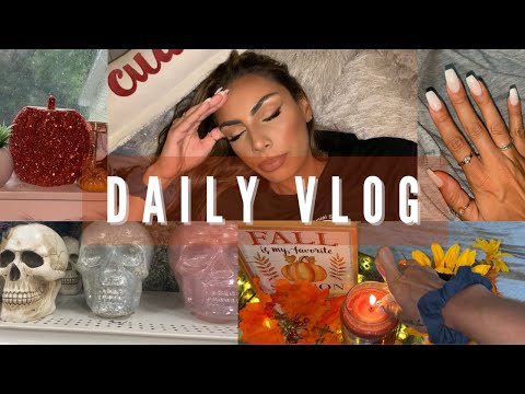 DAILY VLOG: FALL DECORATING, FOOD POISONING??